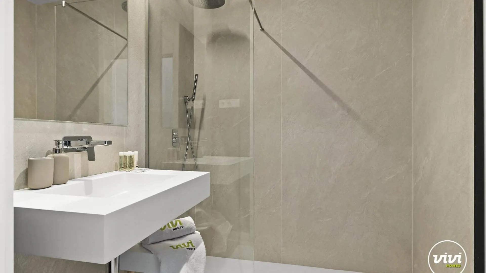 Vivi Homes - Sunrise Pool, Sauna, Gym, Terrace & Sea View Torremolinos