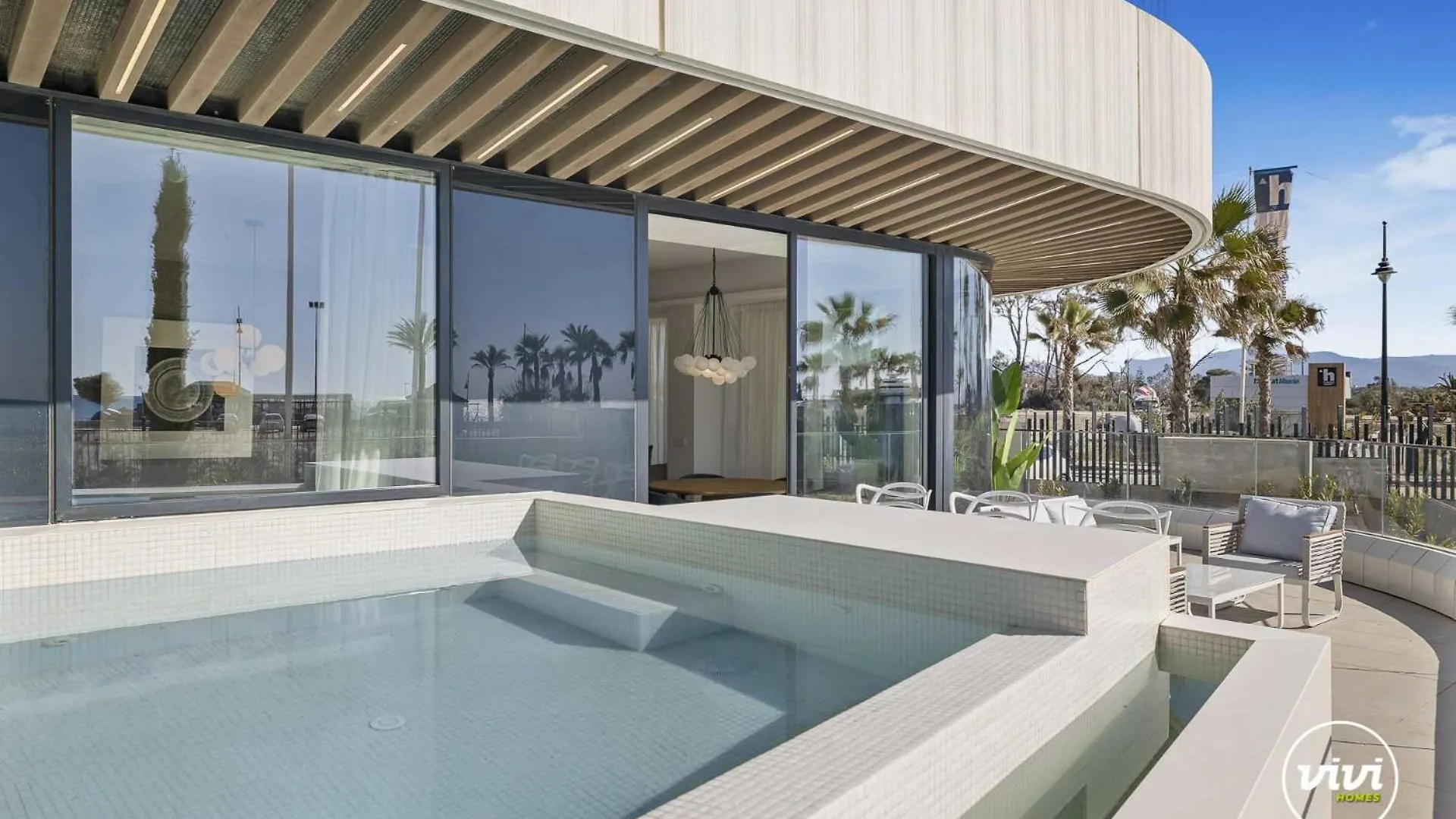 Vivi Homes - Sunrise Pool, Sauna, Gym, Terrace & Sea View Torremolinos