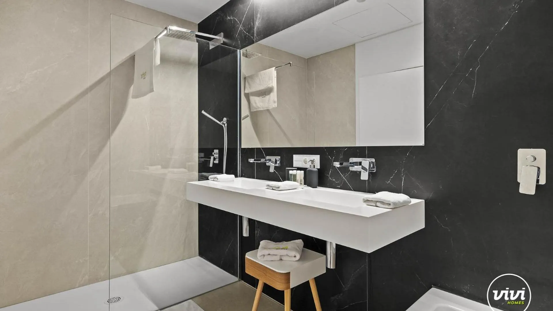 Vivi Homes - Sunrise Pool, Sauna, Gym, Terrace & Sea View Torremolinos 0*,